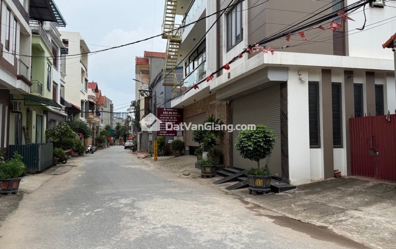 HÀNG HIẾM ,PHỤNG CÔNG- VĂN GIANG, LÔ GÓC -NỞ HẬU NHẸ- TIỀN 7M, NHỈNH 3 ĐỒNG.