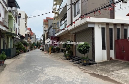 HÀNG HIẾM ,PHỤNG CÔNG- VĂN GIANG, LÔ GÓC -NỞ HẬU NHẸ- TIỀN 7M, NHỈNH 3 ĐỒNG.